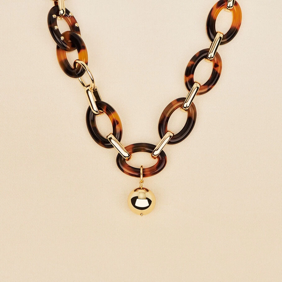 Collier Mi-long BOUCLE - Ecaille / Doré 1 Collier Mi-long BOUCLE - Ecaille / Doré
